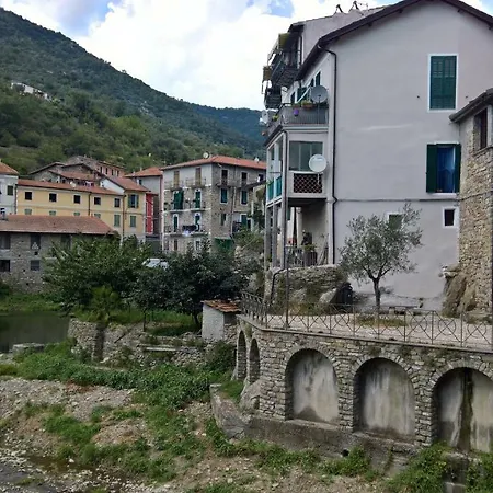 Lägenhet Medieval Village Isolabona